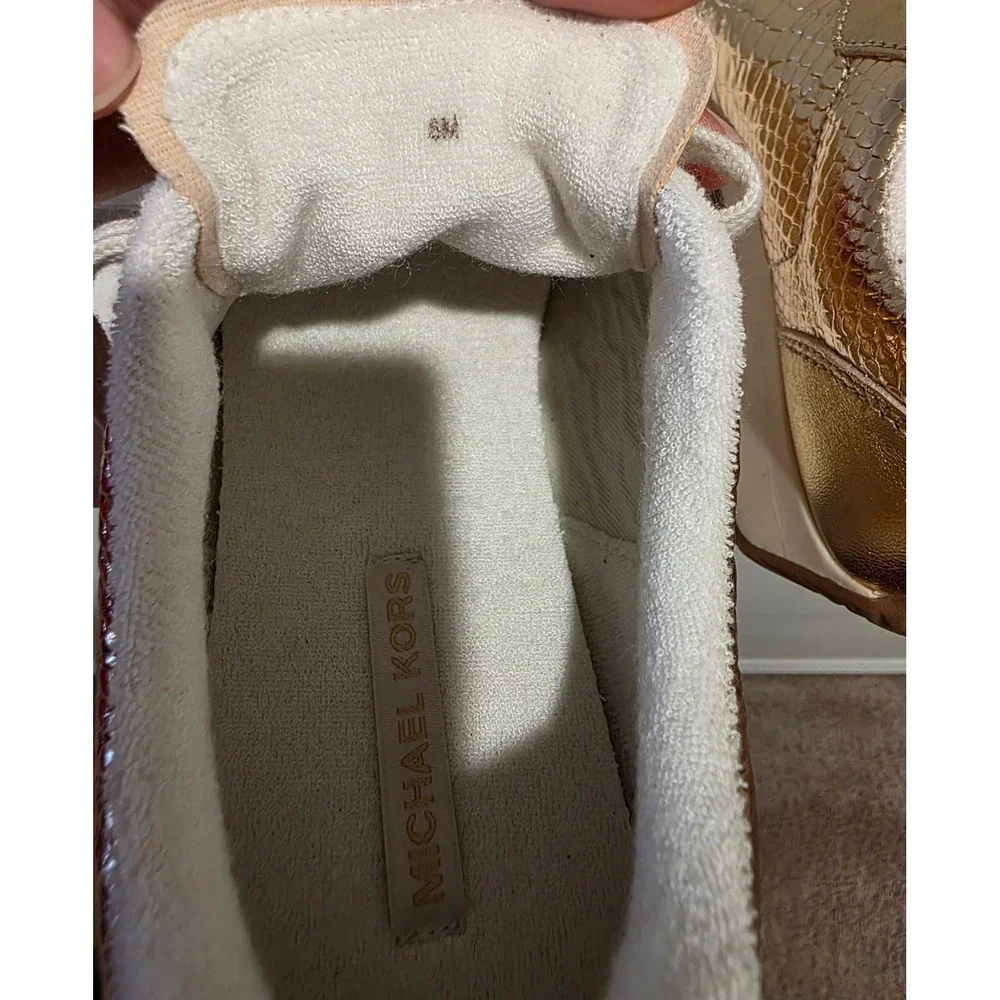 Women's sz 6 M Michael Kors Gold Metallic Croc Embossed Low Top Sneakers Lace Up